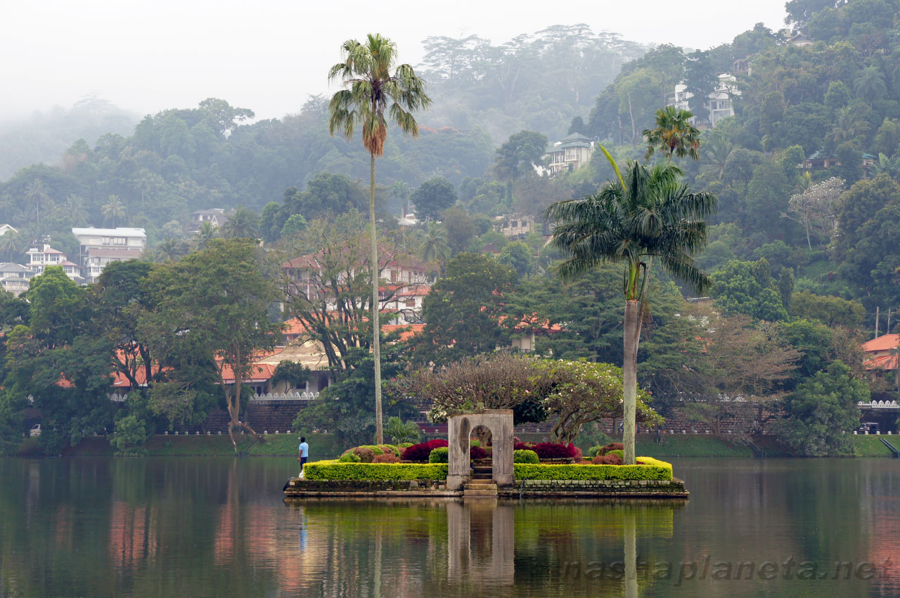 Kandy Lake at sunset